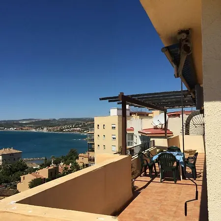 Atico De 150m2 Frente Al Mar * Estepona